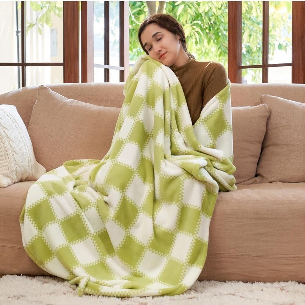 Green Checkered Throw Blanket Ultra Soft MilkyPlush Fleece Checkerboard 50x60 - Picture 5 of 5